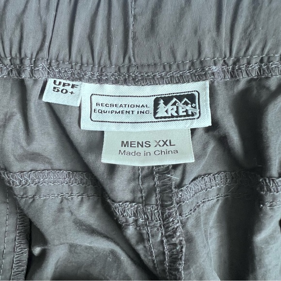 REI Men’s Gray Cargo Belted Nylon Hiking Shorts UPF 50+ Size XXL - Picture 7 of 7